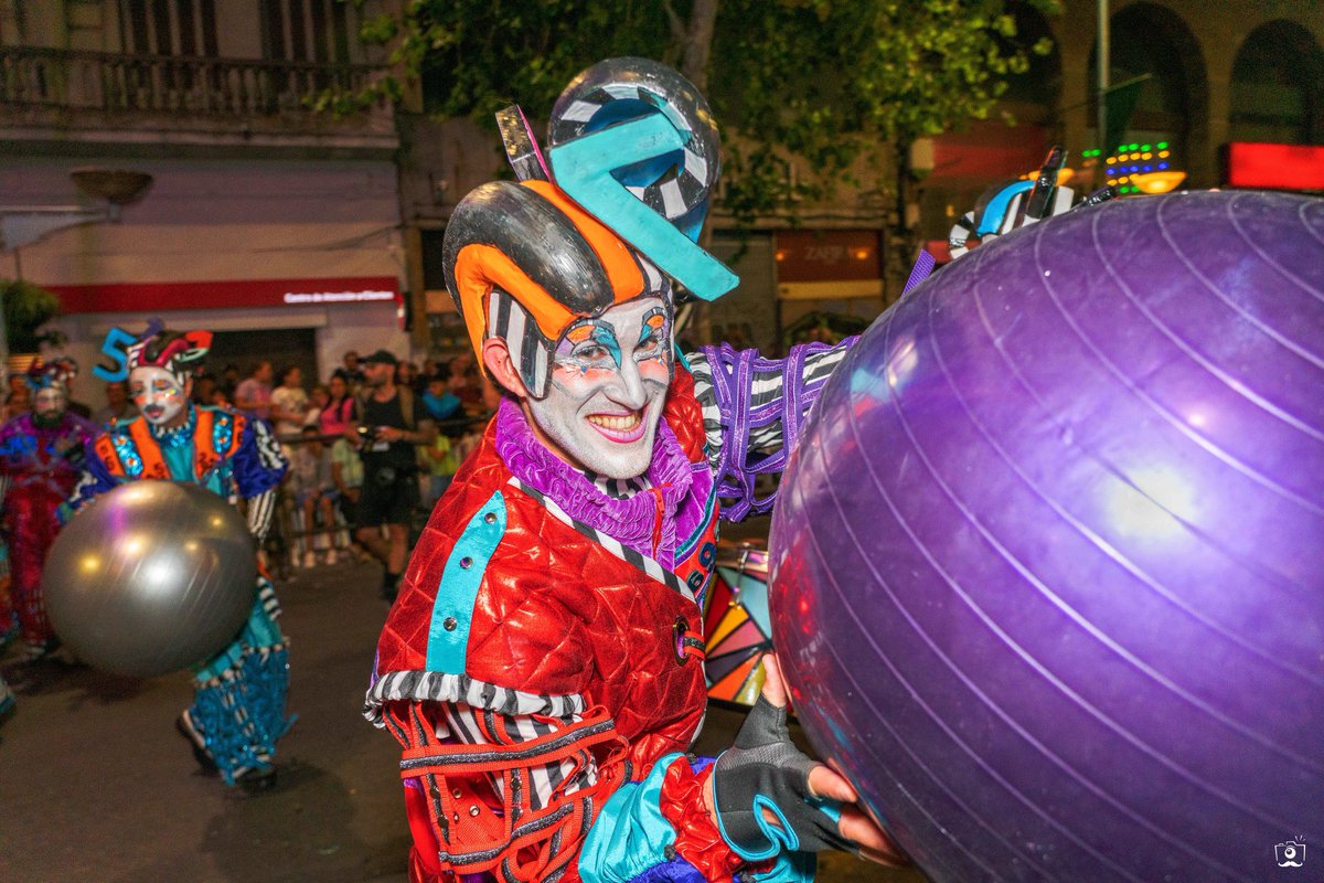 ¡Martes de tablados!

•

HOY
martes 24/enero

21.50 - Monumental de la costa 
23.50 - Malvín 

¡Nosvemoahí!