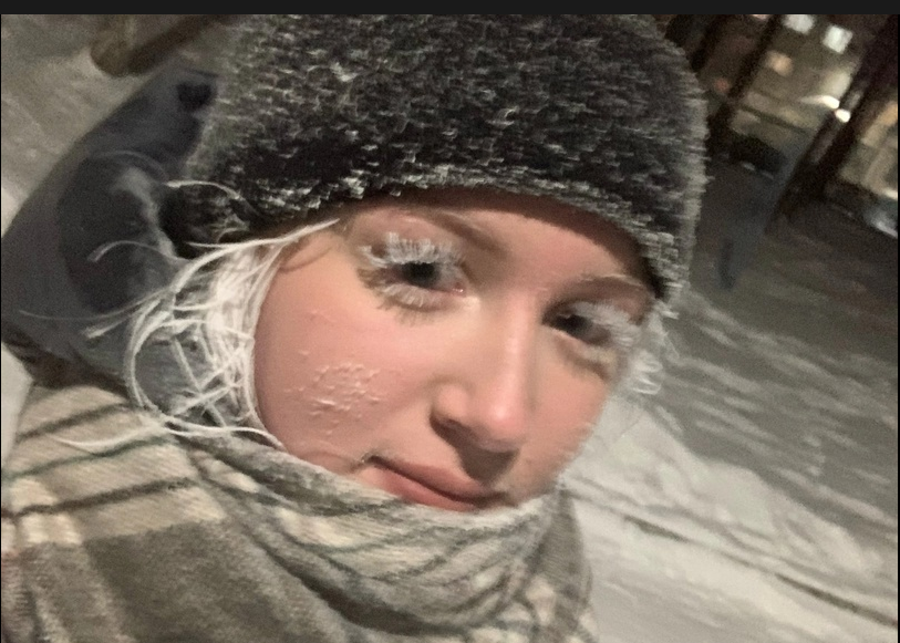 Icakovna's tweet photo. Жители❄️🧊 Приангарья❄️🧊❄️ показали новый тренд зимнего сезона,в инее❄️❄️🧊❄️❄️ -как узнать сибиряка по фото?!❄️🧊❄️🧊🧊❄️🧊❄️🧊❄️❄️ https://t.co/k7YhMhRrs1
