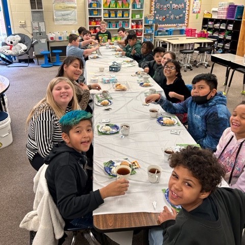 BedCoSchools's tweet photo. Fourth graders in Ms. Summer Monroe's classroom at #EastSideElementary had a fun activity as a part of their American Revolution and Boston Tea Party studies - #fancy cups included! #ExcitedAboutLearning #BedfordCountySchools https://t.co/26CAlhO5mF