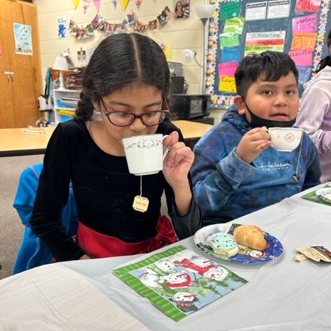 BedCoSchools's tweet photo. Fourth graders in Ms. Summer Monroe's classroom at #EastSideElementary had a fun activity as a part of their American Revolution and Boston Tea Party studies - #fancy cups included! #ExcitedAboutLearning #BedfordCountySchools https://t.co/26CAlhO5mF