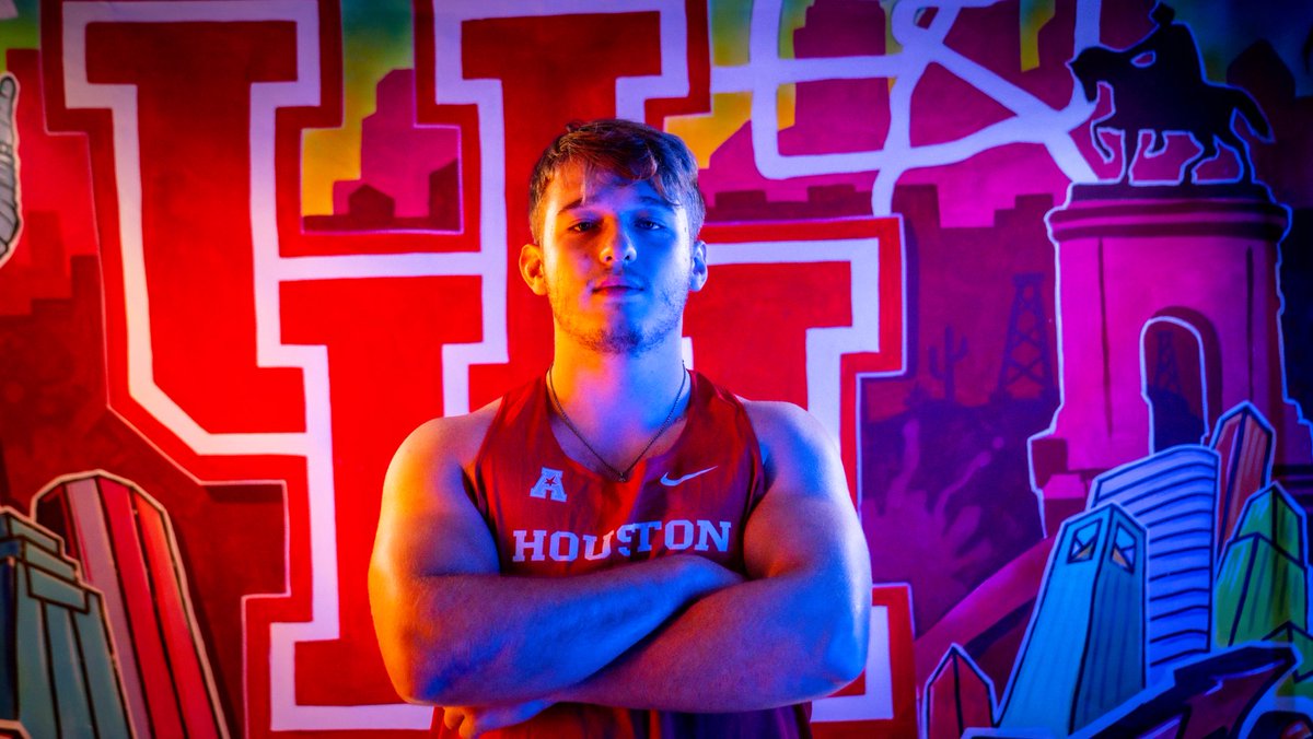 Committed, All Glory to God.

After a couple of great conversations and a visit with ⁦<a href="/JennyDahlgren84/">Coach Jenny Dahlgren</a>⁩ i’m blessed to announce that i’ll be continuing my athletic and academic career at the University of Houston. ⁦<a href="/UHCougarTF/">#HTownSpeedCity</a>⁩ #GoCoogs 🔴⚪️