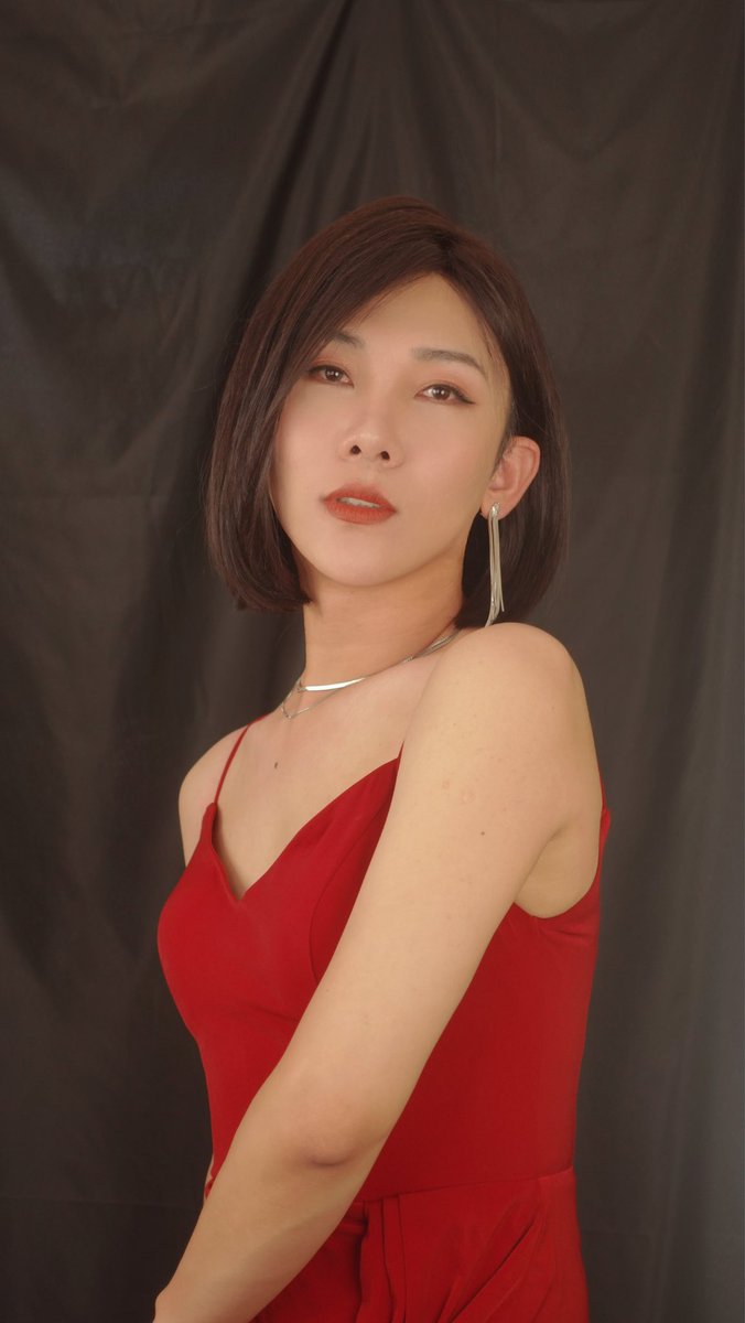 fffengzis's tweet photo. 每年回家的固定项目——腰疼，别问我怀孕了孩子跑哪去了，不过就是上了个厕所拉出去了，兔年大吉吧！#CD #女装子 #ts #女装大佬 https://t.co/Ns4TIycNoE