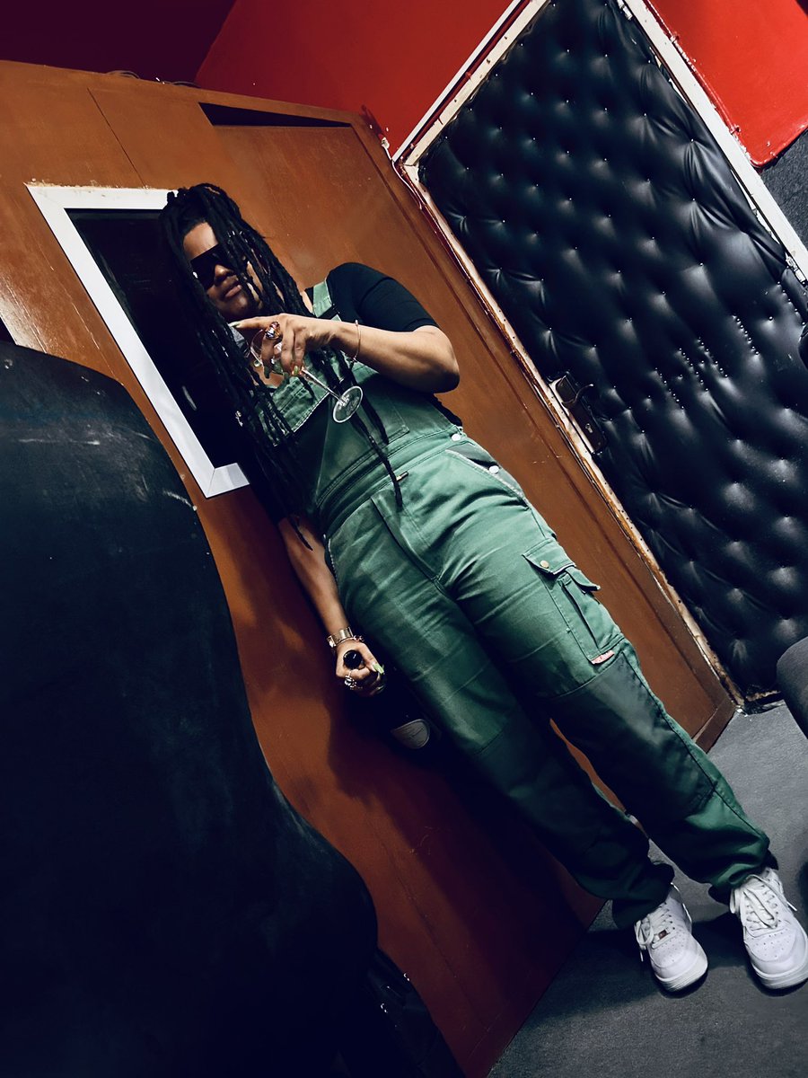 sista_becky's tweet image. #RDC #Kinshasa #instawork #studio #music #poh