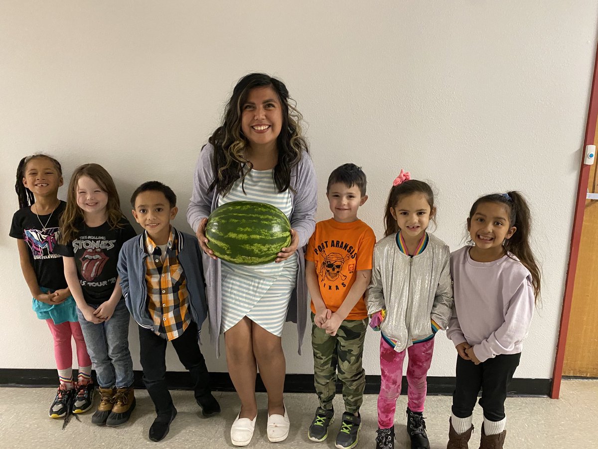 80s day!! ⁦<a href="/RattlersRock/">Bonham Elementary</a>⁩  ❤️