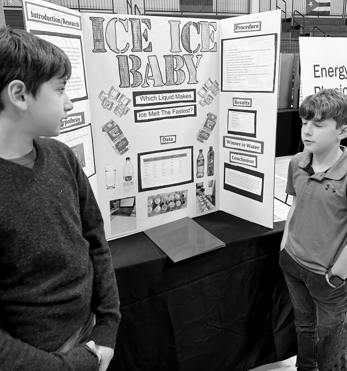 LeahWetzler's tweet image. Scholars in grades 3-5 were thinking like scientists 🤔🥼🔬&amp;amp; excited to share their background research, clear scientific questions, data analysis &amp;amp; organized and engaging display boards at @apsupdate @APSAcademics District Science &amp;amp; Engineering Fair! 🧪📝💭#WonderofScience