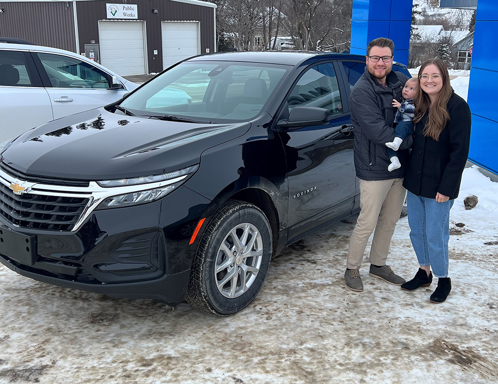 VirdenMainline's tweet photo. Joel and Heidi are the proud new owners of this 2023 Chevrolet Equinox LS! From Marisa and all of us at Virden Mainline Motors, it was a pleasure working with you! We hope you love your new vehicle. #birtle #kingoftrucks #worththedrive https://t.co/jIcPjYGkeF