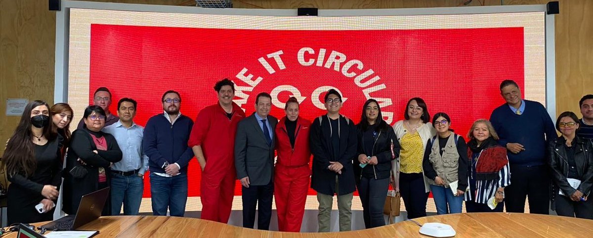 SedecoCDMX's tweet image. Nuestro titular @FadlalaAkabani participó junto a Bernardo Rosas de @SECTEI_CDMX, con integrantes del festival #WhatDesignCanDoMexico de @GNPSeguros, que promueve la circularidad de la economía, moda y consumo; en beneficio de las empresas y el medioambiente.