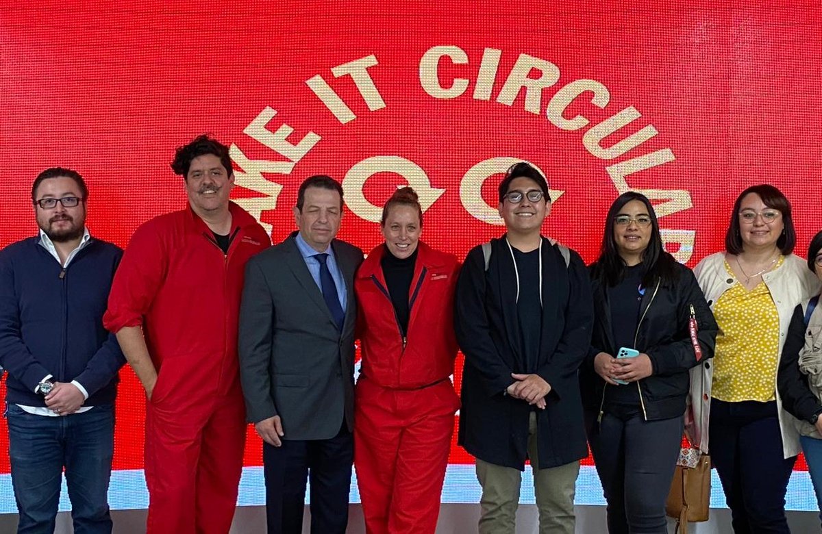 SedecoCDMX's tweet image. Nuestro titular @FadlalaAkabani participó junto a Bernardo Rosas de @SECTEI_CDMX, con integrantes del festival #WhatDesignCanDoMexico de @GNPSeguros, que promueve la circularidad de la economía, moda y consumo; en beneficio de las empresas y el medioambiente.