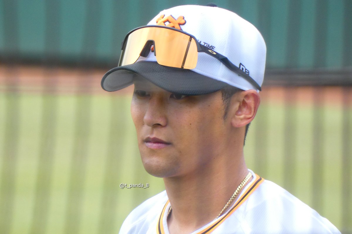 t_panda_8's tweet photo. 2022.10.22 Saturday
.
副キャプテンpart②はドアップ。
#吉川尚輝 #ジャイアンツ球場
#g球場 #読売ジャイアンツ
#ジャイアンツ #読売巨人軍 #巨人
#不屈 #giantsevolution
#G党 #巨人ファン #プロ野球 #野球 https://t.co/BhLN9fAReR