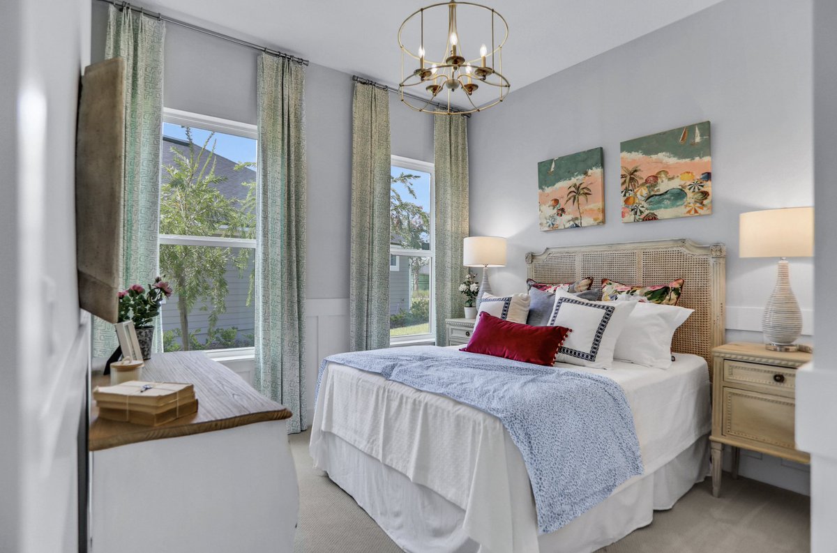 MasterCraftBG's tweet image. With MasterCraft’s quality craftsmanship &amp;amp; clear, vinyl-framed windows, waking up to natural light has never been easier! Soak up the warmth of those rays &amp;amp; allow your room to feel comfortable &amp;amp; cozy, even in the dead of winter. Learn more at mastercraftbuildergroup.com