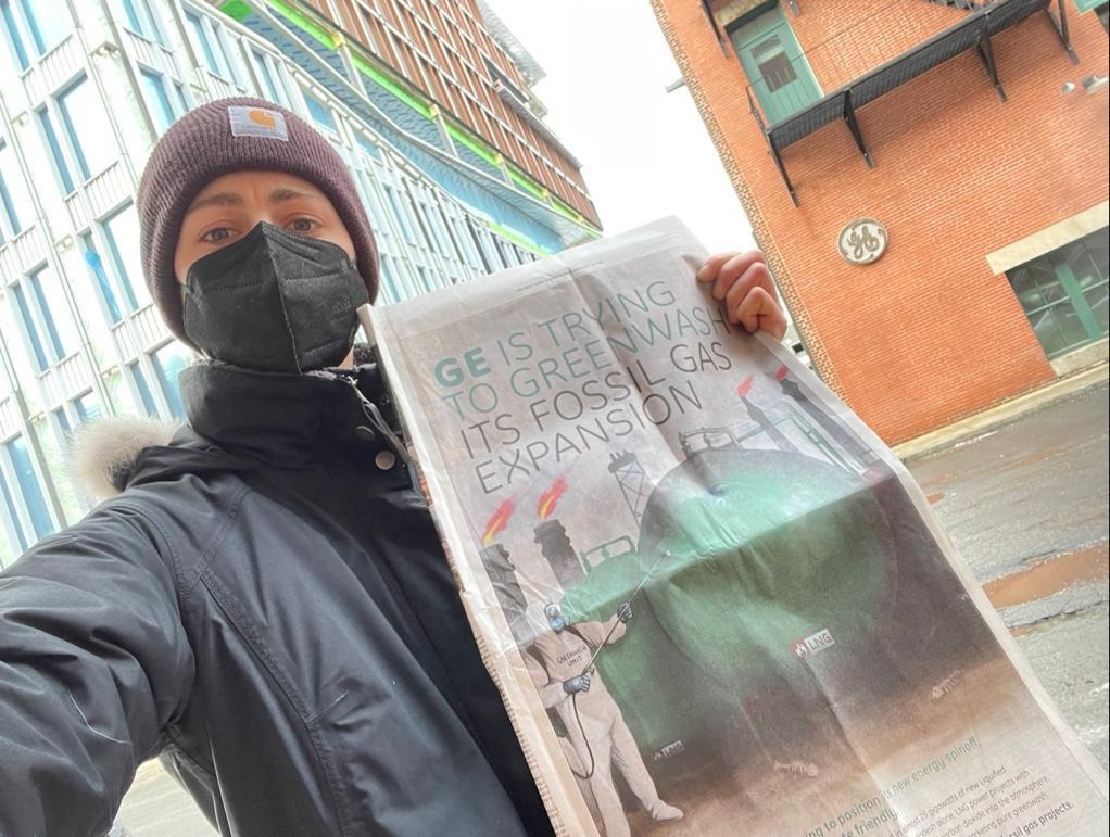 market_forces's tweet photo. We're calling GE out for greenwashing with an ad in the New York Times! GE is spinning off its power business and claiming it's clean even though GE is involved in close to 25GW of new polluting LNG (liquefied natural gas) power. https://t.co/FruONIuXf9