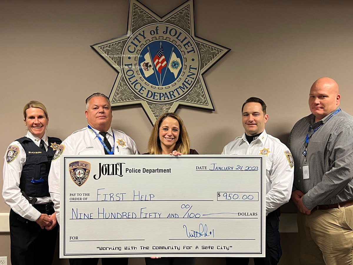 JolietPolice's tweet image. Through our monthly “Bucks for Beards” fundraiser, @JolietPolice raised $950 for Blue Help (@1sthelporg), who highlight the lives &amp;amp; service of police officers &amp;amp; first responders lost to suicide, as well as spread awareness of first responder wellness.  #FirstHelp  #PathForward