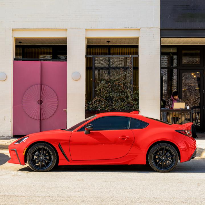 AutolandToyota's tweet photo. Every drive comes with a side of attention. #GR86 #LetsGoPlaces https://t.co/jTB48CBEOa