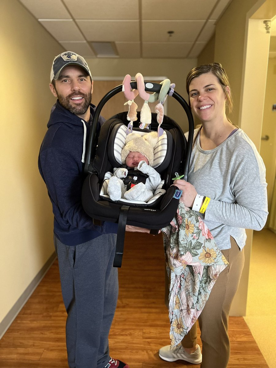 MattHissom's tweet photo. January 23rd, 2023 is officially the greatest day of my life. Everyone is home and healthy.  Meet Lynell Mattison Jolee Hissom. I know I might be a little biased, but she’s PERFECT!! https://t.co/46qtaWnQZI