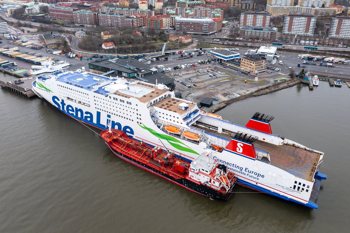 Methanex's tweet photo. In partnership with @StenaLine and @PortGot, we’re proud to announce that the Stena Germanica, the world’s first methanol ferry, was the first non-tanker to successfully complete ship-to-ship methanol bunkering. 

Read the full press release: https://t.co/WNpJCfBuTY https://t.co/SvMi1ePn44