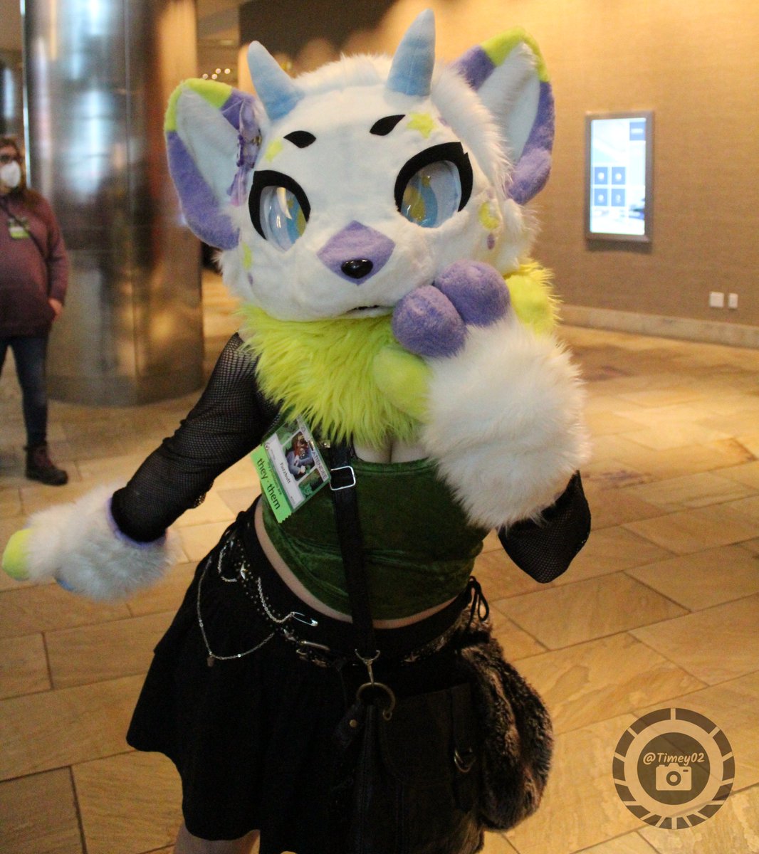 Timey021's tweet image. Got a chance to photograph this fursuiter at #ANE2023 if anyone knows who they are tag them for me!

If anyone else wants their photo taken hit me up on Instagram or Telegram at @Timey02