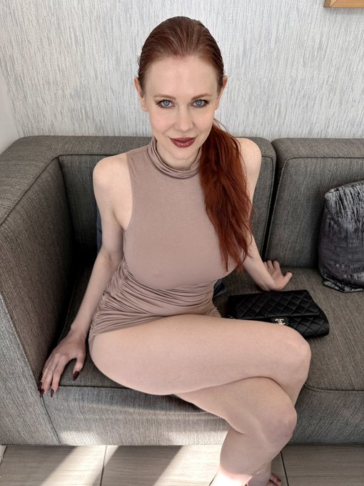 Dress too short for my meeting? https://t.co/Q2NzLhH6oI