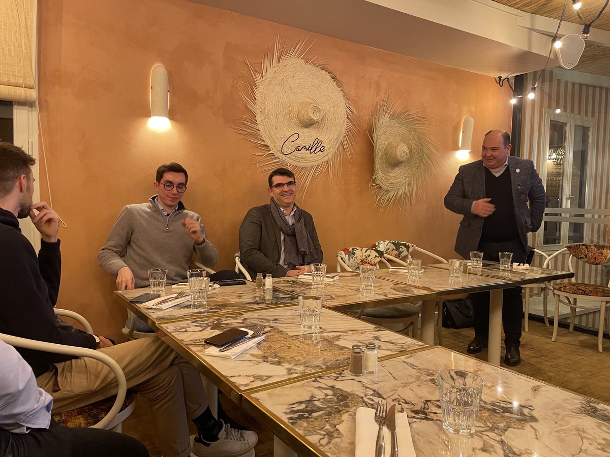 « Galette Party » de travail passionnante et conviviale organisée par les comités de ⁦<a href="/Horizons_Cesson/">Horizons Cesson-Sévigné</a>⁩ <a href="/35Acigne/">Horizons Acigné 35</a> et de Thorigné brillamment animées par ⁦<a href="/JP_Savignac/">JP Savignac, Cesson-Sévigné L’AVENIR AVEC VOUS !</a>⁩ et Anaïs Bourgeois, organisée par ⁦<a href="/maxdumoul/">Maxime Dumoulin ⚡️</a>⁩. Présence remarquée de ⁦<a href="/Ch_Compagnon/">Charles Compagnon</a>⁩!