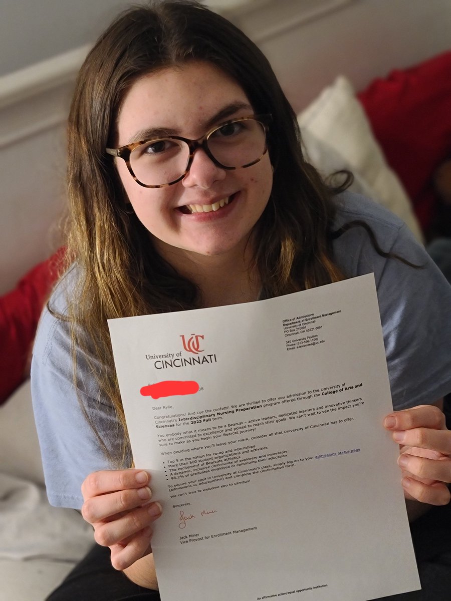 𝕄𝕣𝕤. ℍ𝕖𝕝𝕞𝕤 tweet media