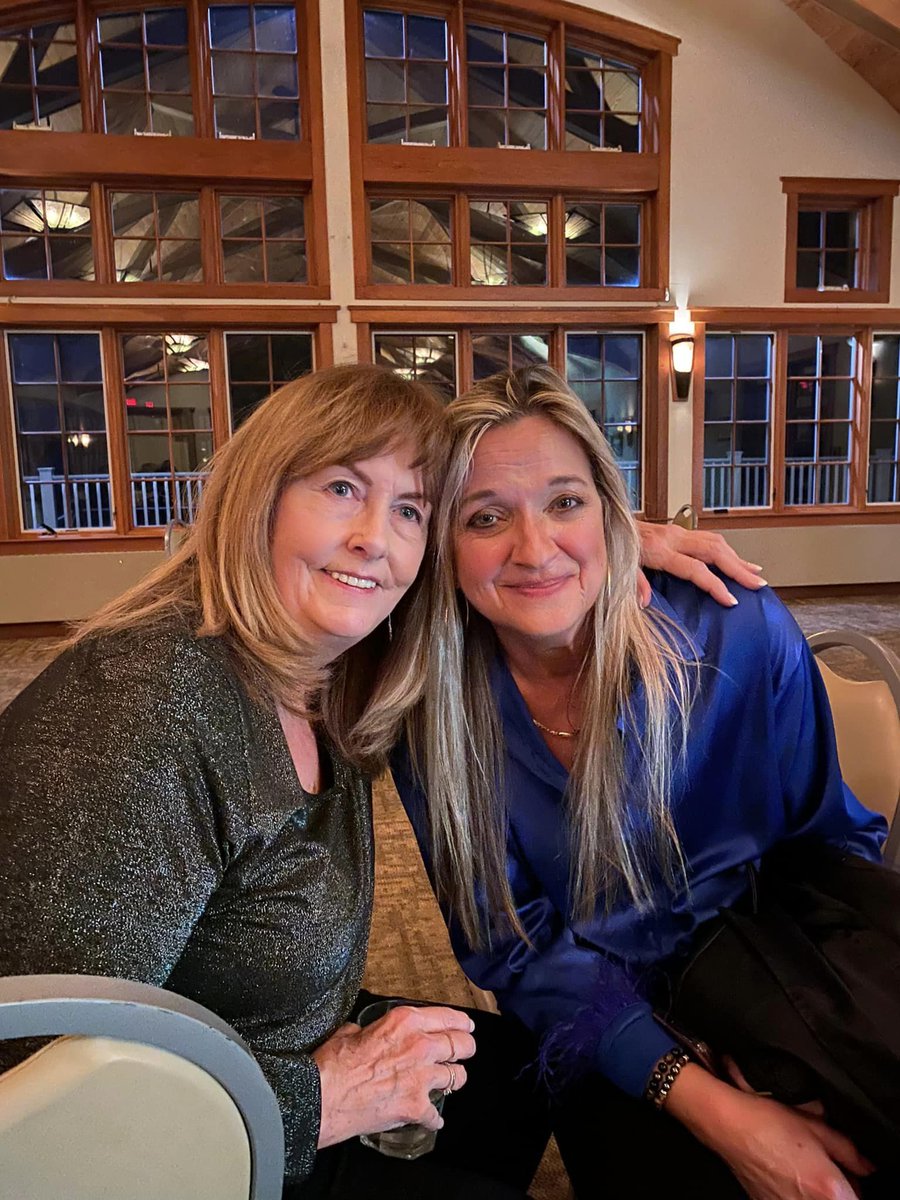 HHRandRealty's tweet photo. These pictures might be missing a few holiday decorations, but they aren't missing any fun! ❤️🎄🎅🕎🪔☮️ We had to reschedule our Holiday Party in our Monroe office because of the weather, so... our way to kicking the year off right...a PARTY! Join us @randrealty. https://t.co/6EWVSOXLkj