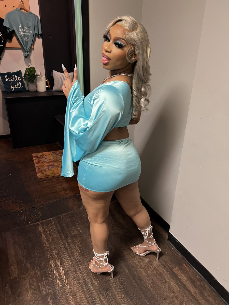 Tgotti_T's tweet photo. I got 22 reasons to act up 🥶😘💙 #LLBabyJo https://t.co/EDrbZENBIx