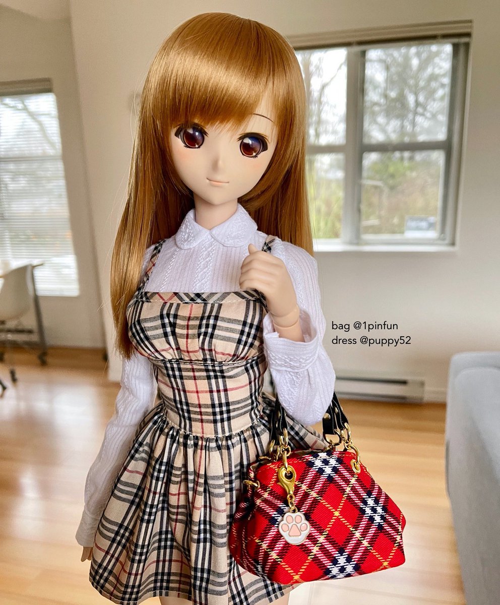 puppy52's tweet photo. Lovely red plaid bag by @vitabobbybo arrived quickly and safely today🥰🥰 was tempted when @AndroidPDF show their lovely girls with it🤪😂❤️ #cute #bjd #DDcustom #puppy52dolls https://t.co/RkecwkRSyB
