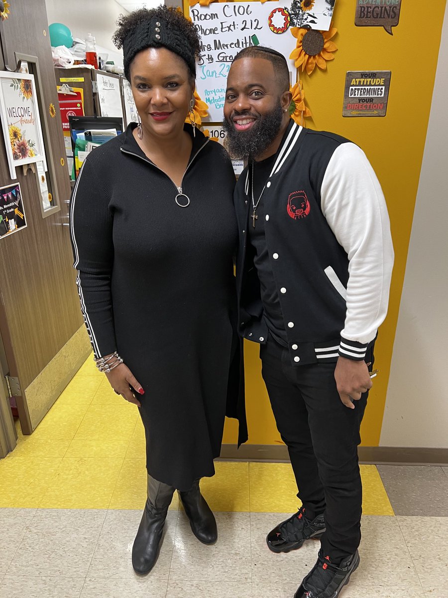 MeredithRegina2's tweet photo. EddieB visited our campus today. What a great surprise. I swear our principal, John Kimble knows everyone. https://t.co/WcbvyZBX0x