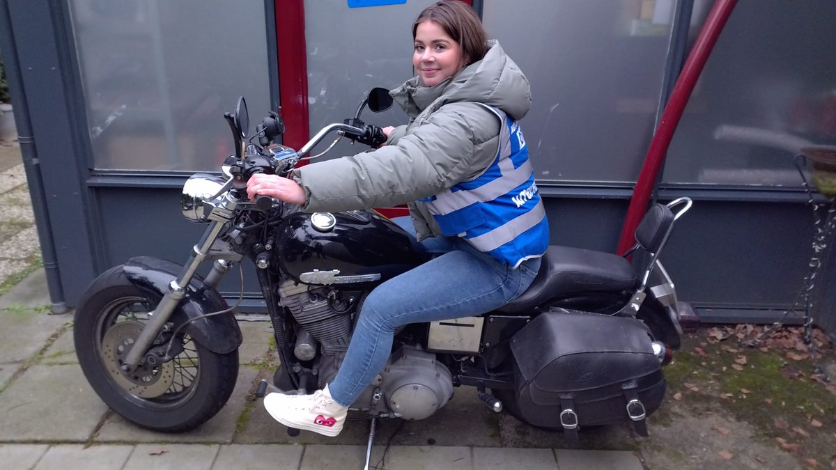 test Twitter Media - Gefeliciteerd Rosalien Hoste, met het behalen van je scooter rijbewijs. Voor het motorrijbewijs moet je nog even wachten... https://t.co/xlfUYjKrK2