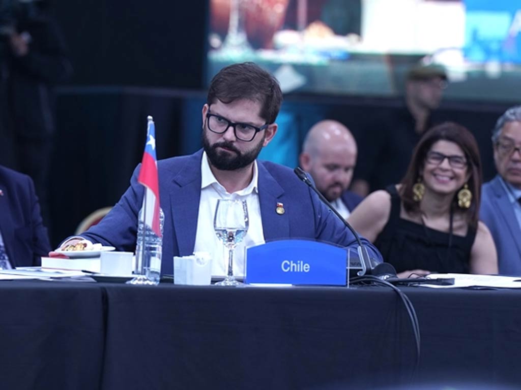 Pedro_ACM's tweet photo. El presidente de Chile, Gabriel Boric,calificó hoy de ignominioso el bloqueo mantenido por Estados Unidos contra Cuba,al intervenir en la VII Cumbre de la Comunidad de Estados Latinoamericanos y Caribeños (Celac).#CELACArgentina2022 #CELACEsUnidad @cadenagramonte @ReinaldoCspede2 https://t.co/B9eHM6Xvg7