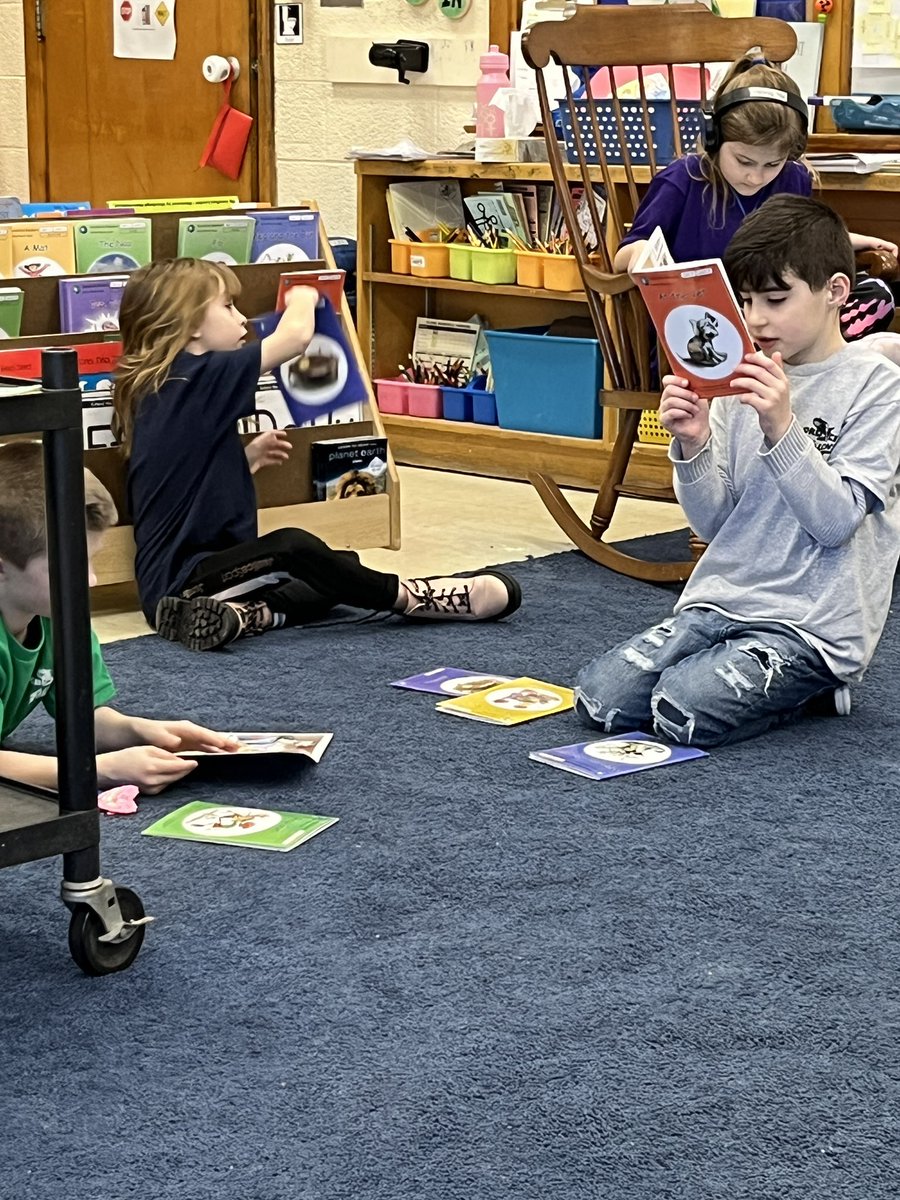 This is what your reading centre looks like when you add new, more challenging, decodable books! Engaged students testing their new learned skills. I took a moment and enjoyed the view 🎉 <a href="/CityFalcons/">Ford City Falcons</a> <a href="/gecdsbpro/">GECDSB PR</a>