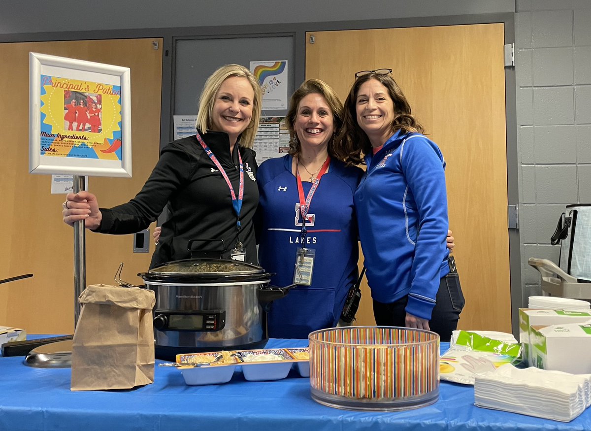 JoriBowen's tweet image. @InteractD117 Chili Cook Off! 🌶️ Great dinner &amp;amp; great organization! D117 - one family #D117Live #LakesEagles #SequoitPride