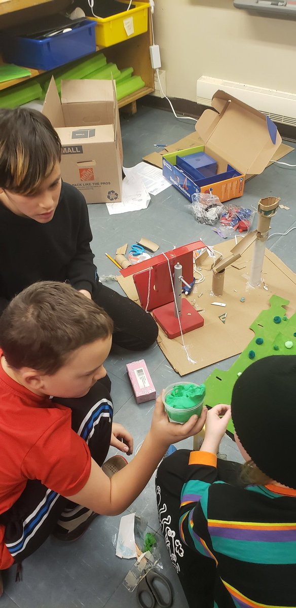 BishopFeild's tweet photo. The magic and joy of simple machine design in the Makerspace! #MakerEdNL @NLESDCA https://t.co/zuSht0P1CW