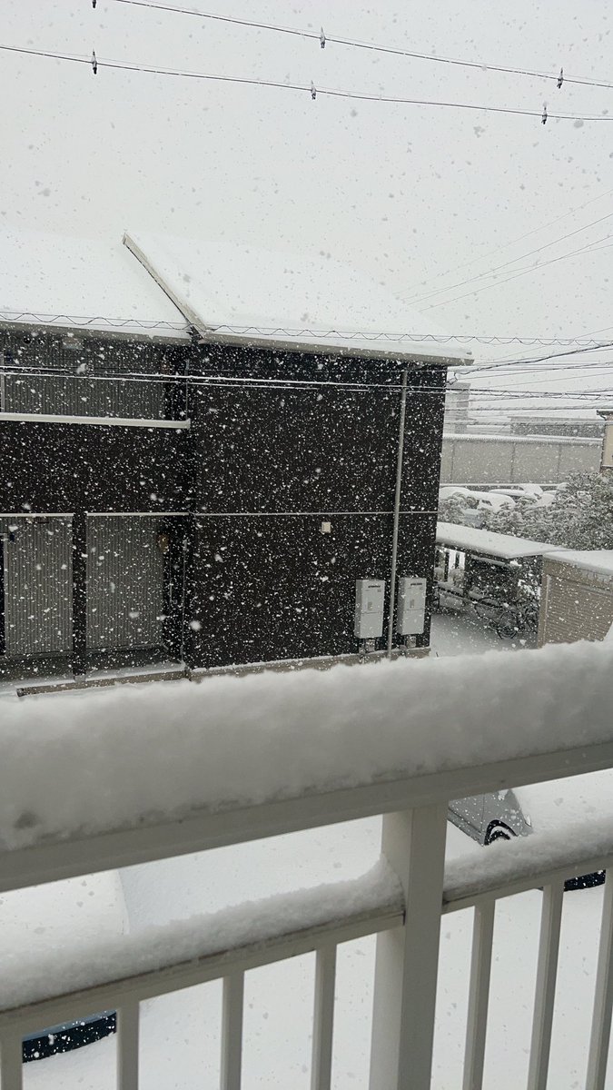 putopawpaw's tweet photo. Good morning beautiful DJs from snowy Yokkaichi, Japan!❄️ It's -5 degrees today, no school (I'm a teacher) so I can listen to the whole show live!🥳 @Markkistroem @chicogarcia @hazelhottie #TheMorningRush #RXGreets https://t.co/GIUbQeiRpV