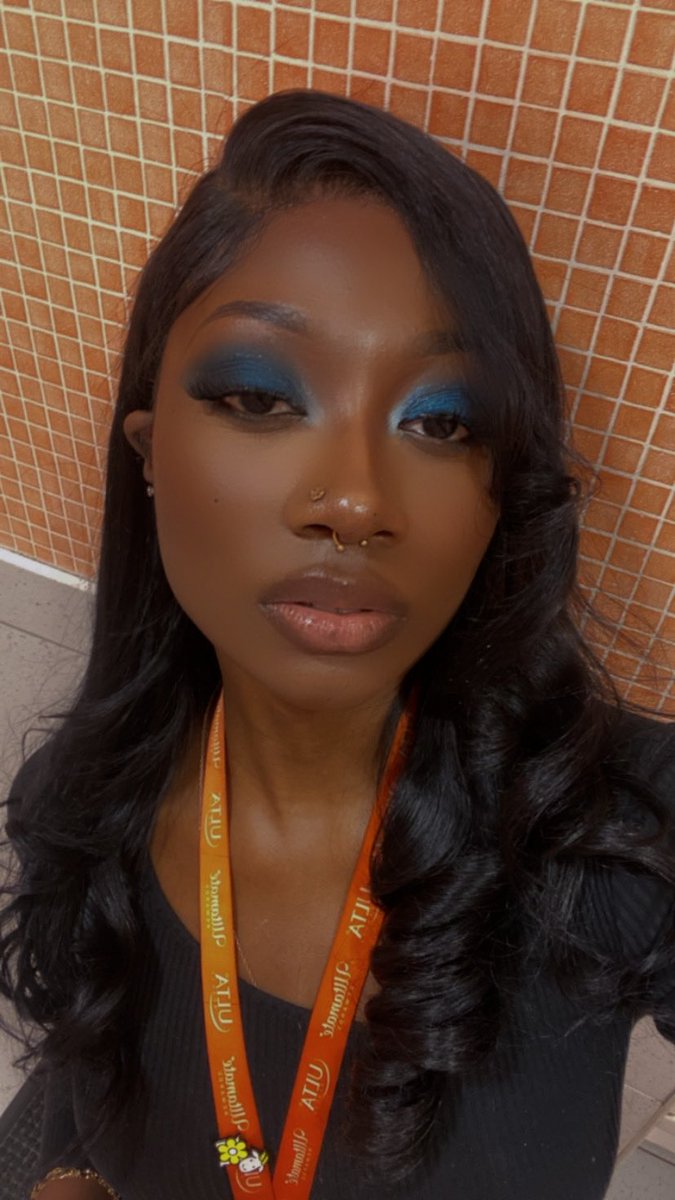 ♍︎ on Twitter "work selfies"