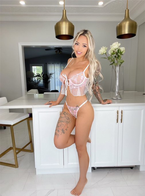 Can I stay home and cook for you Daddy? https://t.co/5lIo8fitTT