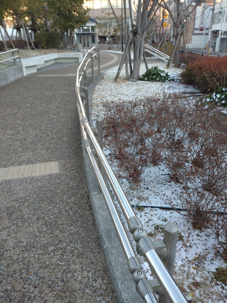 【芦屋OBENTOフェスタ】
おはようございます！☃️
ちらほら昨日の雪が残っておりますが、予定どおり本日も開催いたします！
天気予報は晴れですのでぜひ皆様お立ち寄りください🍱