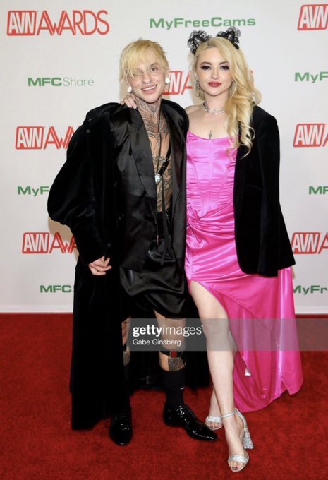 1 pic. My brain won’t shut up abt  @LolaFaeXXX so here’s before & after pics of us from @avnawards ?