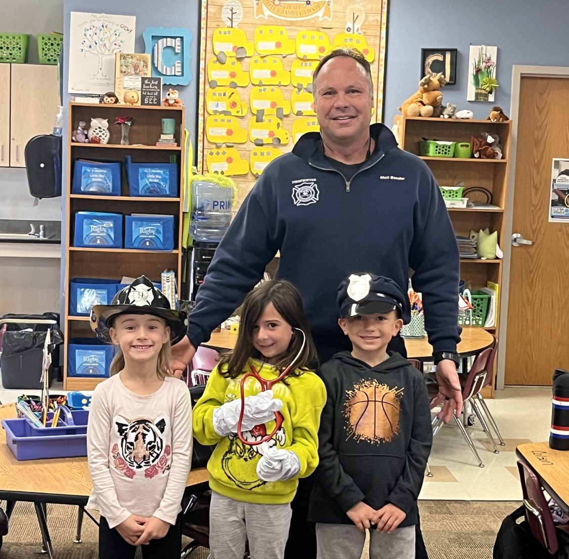 LS Kinder ❤️s Firefighter Matt Bender!! Learning all about our brave first responders and 9-1-1! <a href="/GlendaleFire/">Glendale Fire Dept.</a> <a href="/LegendSprings/">Legend Springs</a> <a href="/DVUSD/">Deer Valley Unified School District</a> <a href="/dvkinderlife/">dvkinderlife</a> #PublicSchoolProud