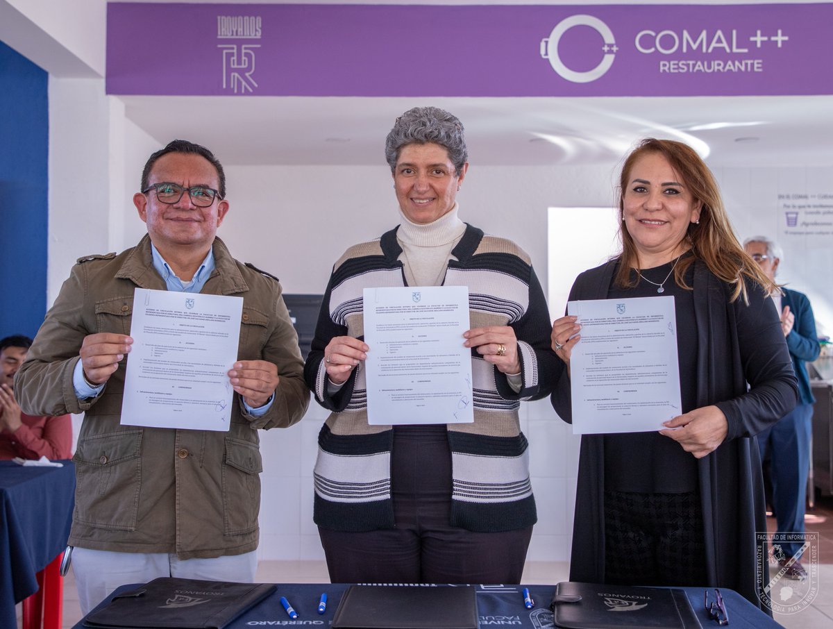 Los encargados de cortar el listón fueron la Dra. <a href="/gabyxico/">Gaby Xicotencatl</a>, directora de la Facultad de Informática; la rectora de la UAQ, la Dra. Tere Gasca; la Dra. Elizabeth Elton; el Ing. Jaime Nieves; el Dr. José Salvador Arellano, y Lic. Juan Carlos Zamorano de ENI NETWORKS.