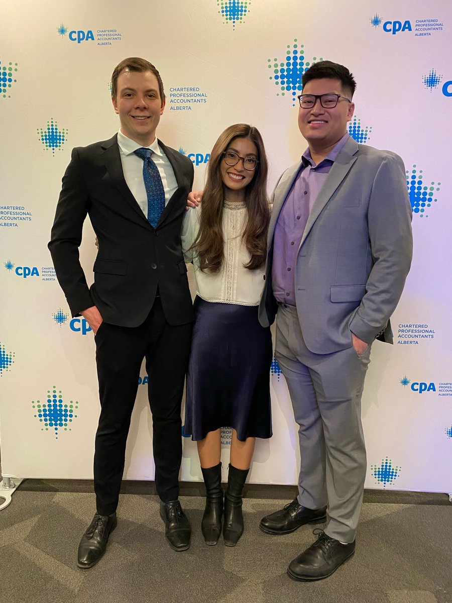 CroweMacKay's tweet photo. Congratulations to our Calgary students, Brandon, Shyrelle, and Michael 🎉 They celebrated passing their CFE at the @CPA_AB ceremony.
And of course, their proud mentors, Todd and Jonathan, were there to cheer them on!
#CroweProud #WeAreCrowe #CPAProud #Calgary #YYC https://t.co/jLYuW6ZaVK