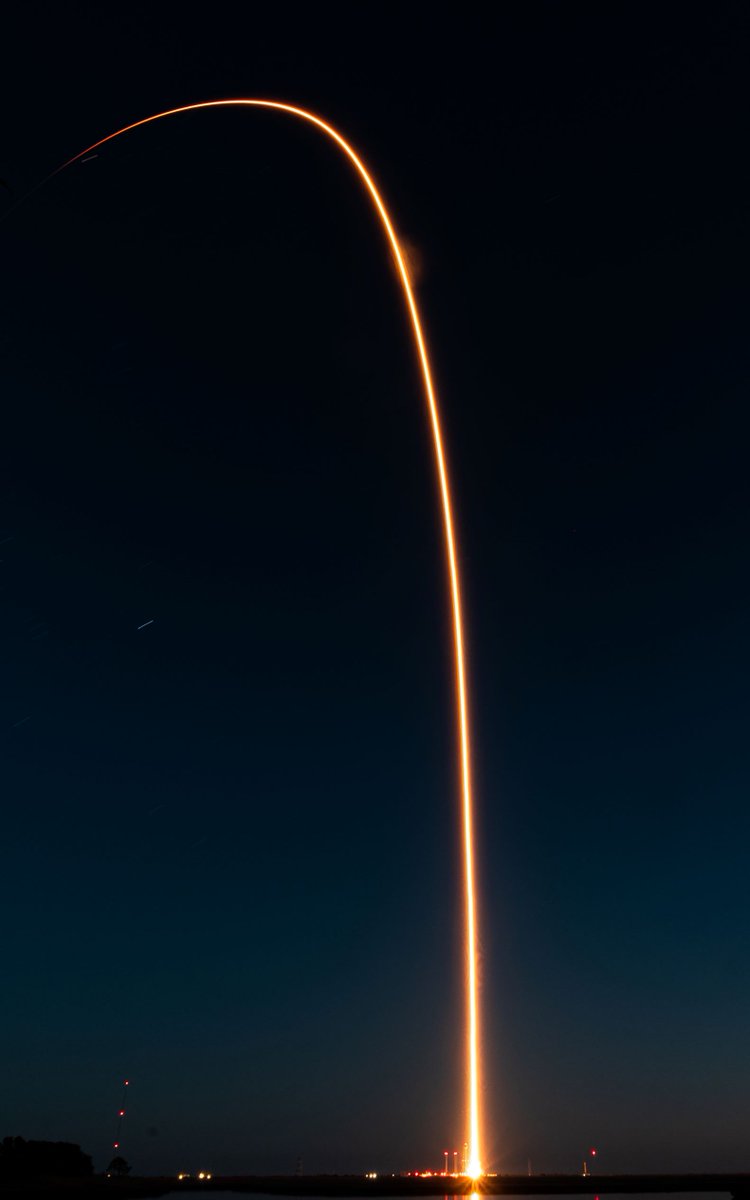 RocketLab's tweet photo. Virginia is indeed for launch lovers 

📸 @TheFavoritist 
📸 @TrevorMahlmann https://t.co/OasKIY9xmW