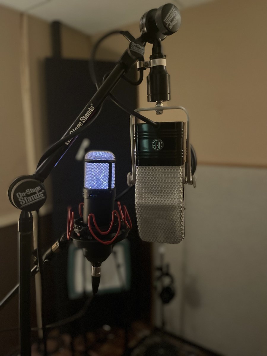 2bodiesofwater's tweet photo. Played w a @ribbonmics #R44 in studio this weekend and it really got a workout!  #drums #stairs #guitar #vocals… Outcomes from amazing to weird, which is exactly right.
#studiolife #ribbonmics #recordingstudio #IndieArtists #theEXISTence #TheWastedMoments https://t.co/3lOPUfGdog