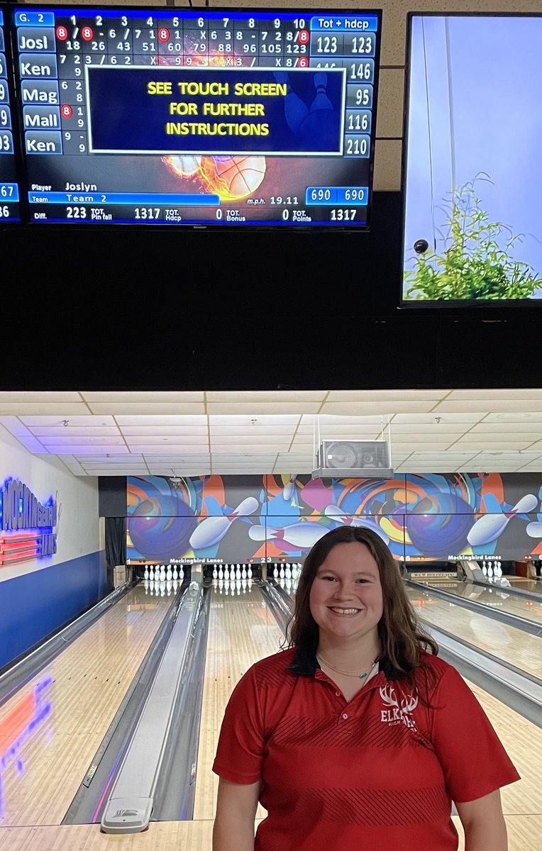 AntlerBowling's tweet photo. New PR and school record for Kendall,210!!!!!Let’s go Antlers!!!!#nopinstanding 🎳🙌🦌@KendallRager4 @EHS_Activity https://t.co/8ot2CEeq5k