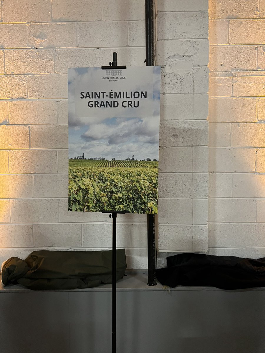 CellarBlog's tweet image. A good night for Bordeaux! Wonderful evening so far @ugcbwines