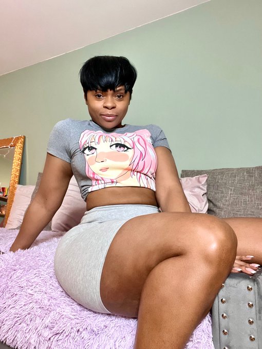 Call me Nia and imma stroke you Long 😌 https://t.co/v3DEaHteN6