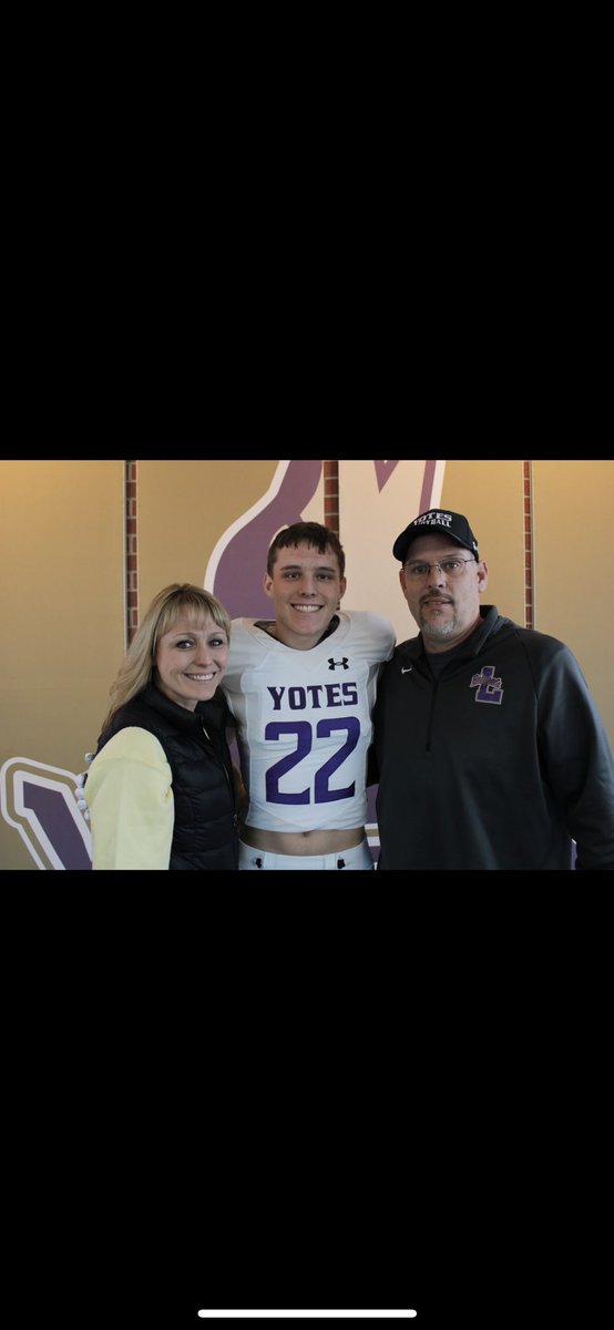 After a great talk with @CoachJewell I am excited to announce that I will be furthering my academic and athletic career at The College of Idaho! Thank you to everyone who has helped me get where I am! #GoYotes @KLEWSports @BigCountryNews1 @1CAGaines @LewTrib_Sports @LHSBengalsFB