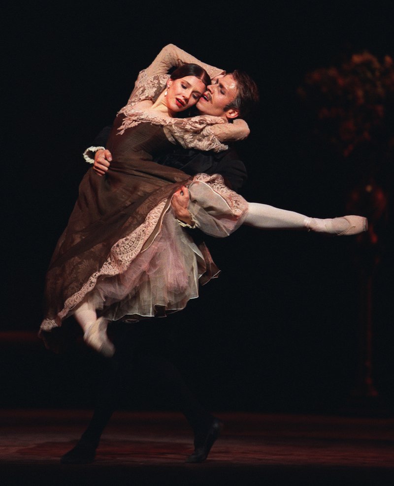 CameliaLadi's tweet photo. Alina Cojocaru &amp; Johan Kobborg 

"Onegin"

#dance #ballet #arte #danza #art https://t.co/80hahZPTCg