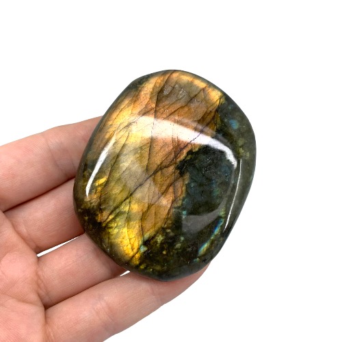 InnovativeCrys1's tweet photo. NEW ARRIVALS 💚 Labradorite Palm Stones 💚

Place this stone in the heart of your home and watch it light up with all the colours of the rainbow!

Shop our new arrivals here 👉🏼 https://t.co/4kZgfVdNWW

#crystalmeaning #labradorite #palmstones #crystalshop #crystalshopaustralia https://t.co/2zmWu4AUwB