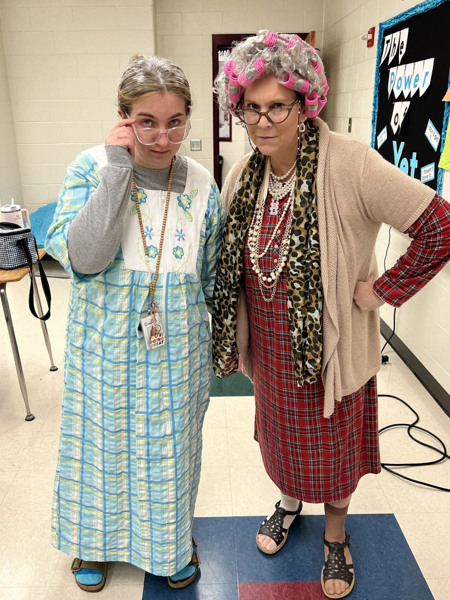 MrsFlorip's tweet photo. Happy 100th Day of School @Freedom_MS_SCPS https://t.co/BtHTxrvOMI
