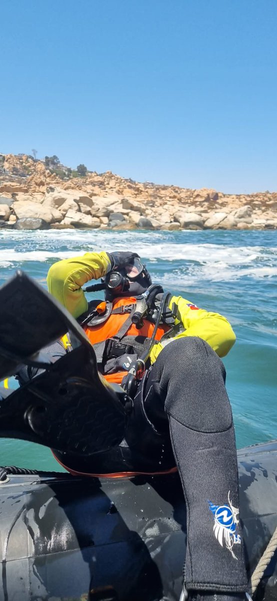 SNOBomberos's tweet photo. #GERSA el equipo de buzos de la @2daConcepcion trabajó conjuntamente con la @Armada_Chile en la búsqueda del menor desaparecido en el Sector Las Peñas en la Región de Coquimbo @CentralCBC  @BomberosdeChile @Radio_bomberos @bomberoscqbo https://t.co/aqO1CHdsFp